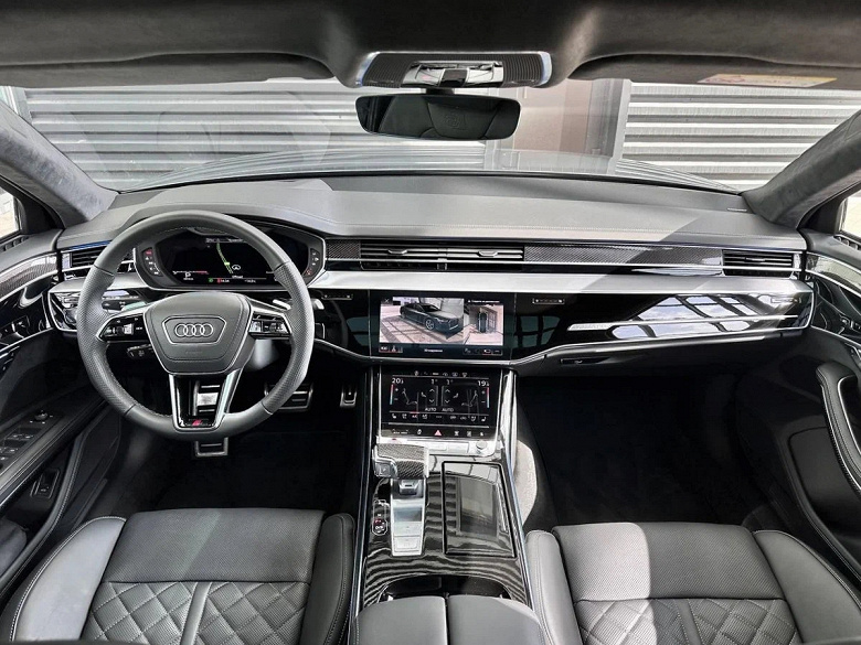 Быстро и премиально: в России стартовали продажи Audi S8 2023. У этого большого бизнес-седана 571 л.с., 8-ступенчатый «автомат» и полный привод